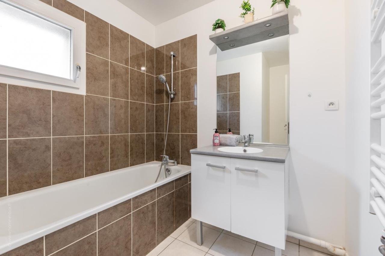 Le Duplex Chessy - 15Min From Disneyland - 2 Private Parkings - Garden - Kingsize & Queensize Bed - Supermarket Behind The House Eksteriør bilde